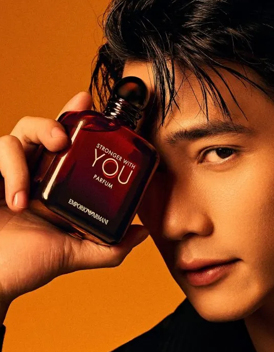 Emporio-Armani-Stronger-With-You-Carosel-mobile